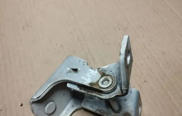 Lincoln Town Car Front door upper hinge