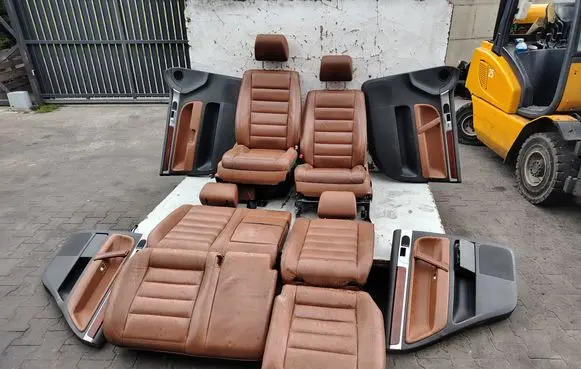 Volkswagen Touareg I Seat and door cards trim set