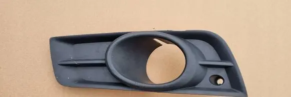 Chevrolet Cruze Front fog light trim/grill 96981085