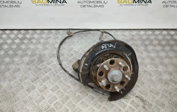 Rear wheel hub