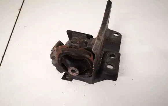 Toyota Avensis T250 Engine mount bracket