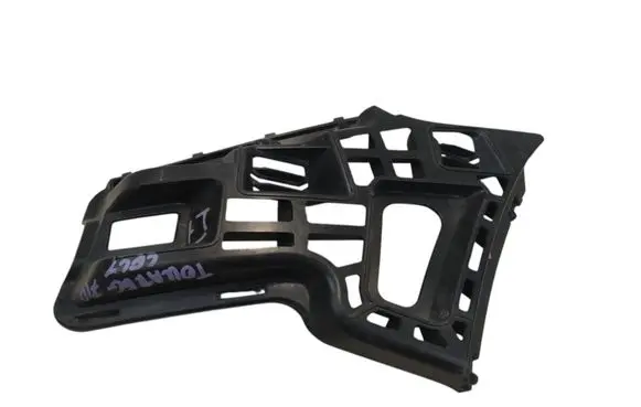 Volkswagen Touareg I Front bumper mounting bracket 7L6807177C