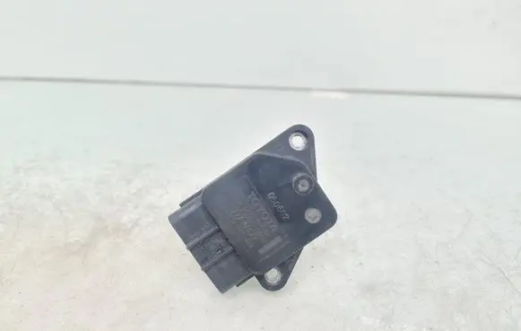 Toyota Avensis T250 Mass air flow meter 222040J010