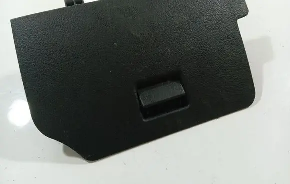 Opel Astra G Glove box