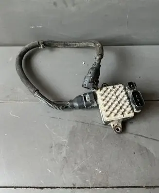Hyundai Sonata Coolant fan relay 253853k215