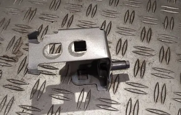 Renault Espace V (RFC) Fender mounting bracket 2350041R
