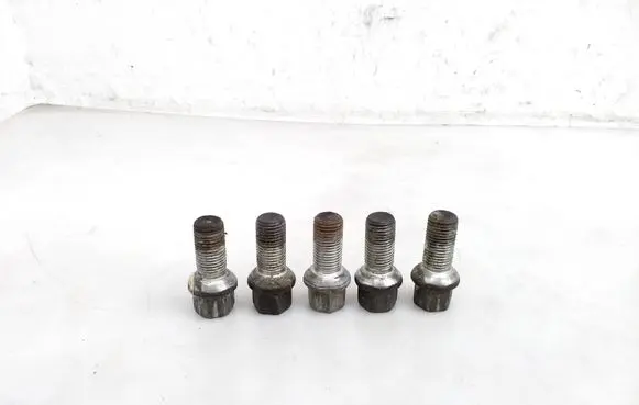 Skoda Octavia Mk3 (5E) Nuts/bolts 