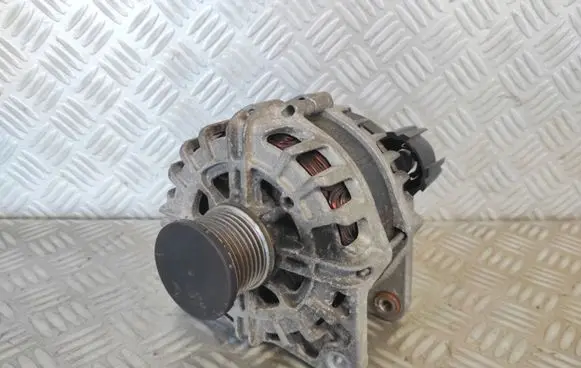Nissan X-Trail T32 Generator/alternator 231004742R