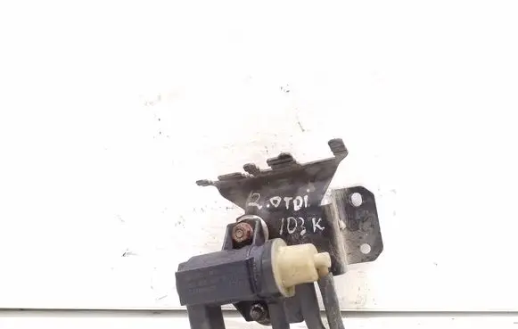 Volkswagen Golf V Turbo solenoid valve 1K0906627A