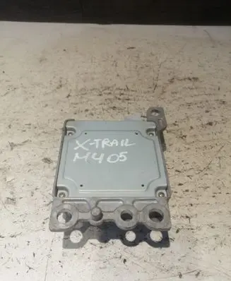Nissan X-Trail T30 Airbag control unit/module 988208H40E