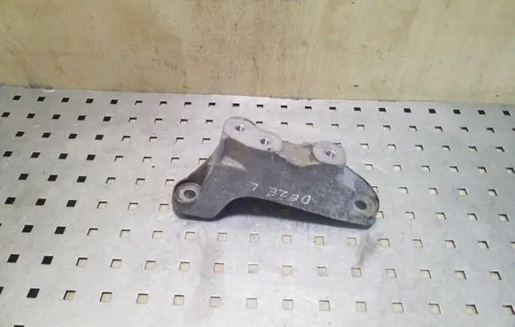 Opel Zafira C Gearbox mounting bracket 13248571