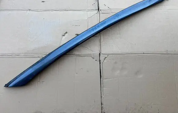 Citroen C4 I Picasso Windshield trim 9654505477