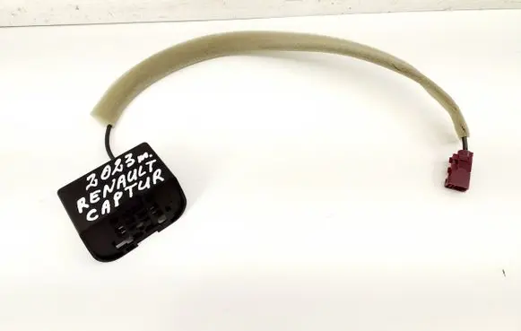 Renault Captur II Aerial antenna amplifier 282124064R