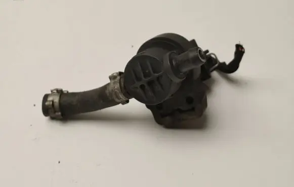 Mercedes-Benz S W220 Turbo solenoid valve A0004701593