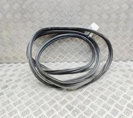 Volvo C40 Trunk rubber seal (body) 32140446
