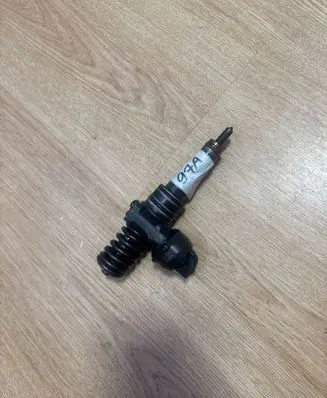 Volkswagen Sharan Fuel injector 0414720038