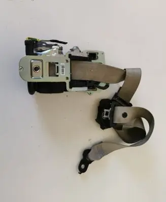 Mercedes-Benz E W212 Front seatbelt 610035800D