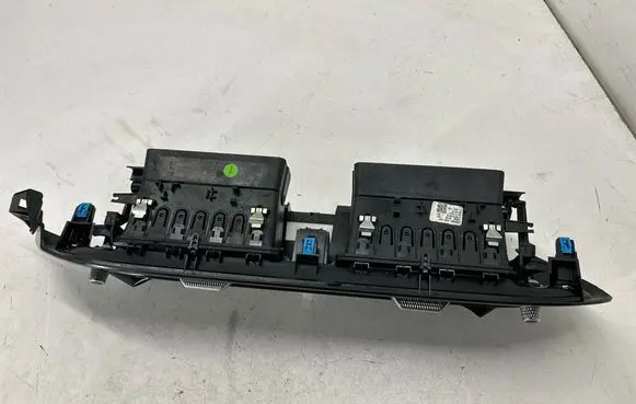 Dodge Hornet Dash center air vent grill 01561716810