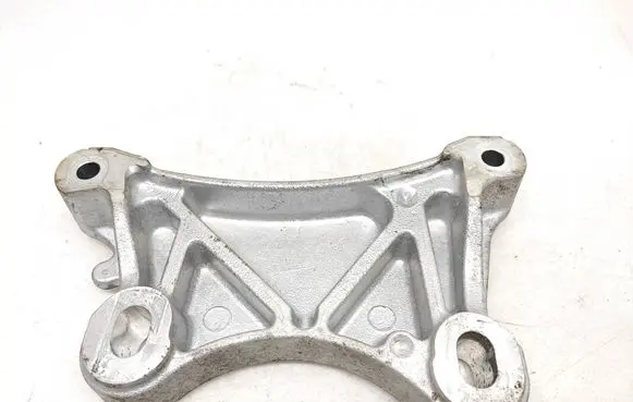 Opel Vivaro Engine mounting bracket 9830282180