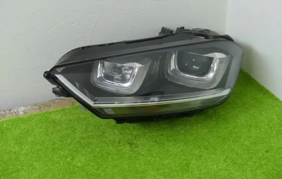 Volkswagen Golf Sportsvan Headlight/headlamp 517941043B