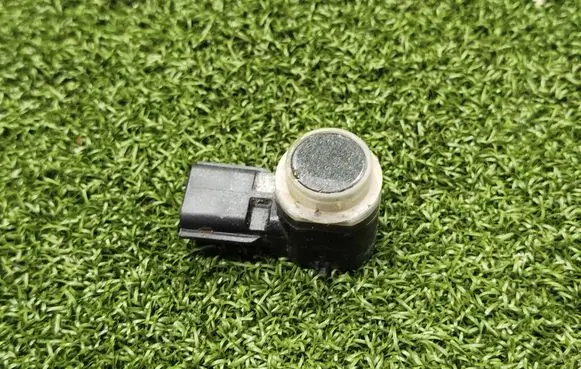 Opel Vivaro Parking PDC sensor 284429973R 303959 2108151738