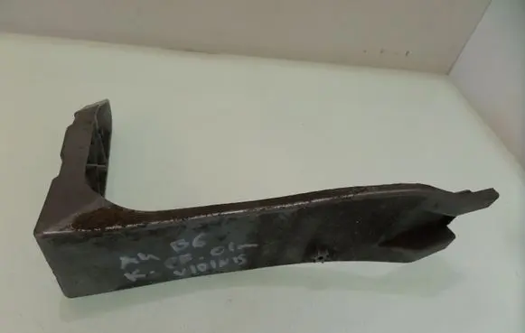 Audi A4 S4 B6 8E 8H Front bumper mounting bracket 8E0821137B