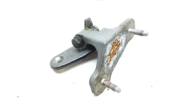Mercedes-Benz E W212 Front door upper hinge A047058