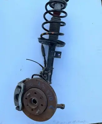 Fiat 500 Front wheel hub spindle knuckle FIAT 500 ZWROTNICA LEWA AMORTYZATOR 1.3 M-JET 12R