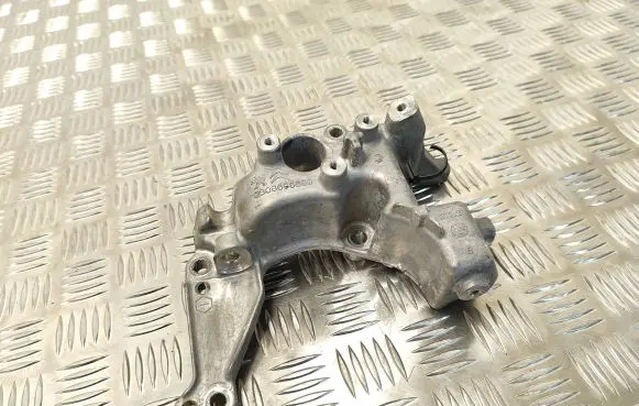 Generator/alternator bracket