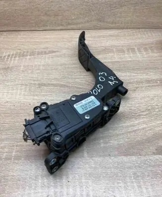 Volkswagen Golf IV Accelerator throttle pedal 6Q1721503B 6PV008495 WithPlug