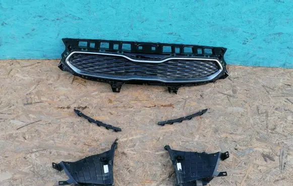 KIA Xceed Front bumper upper radiator grill