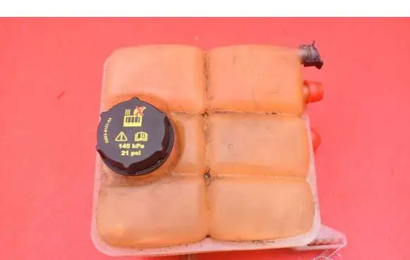 Ford Focus ST Coolant expansion tank/reservoir 8V618K218AE