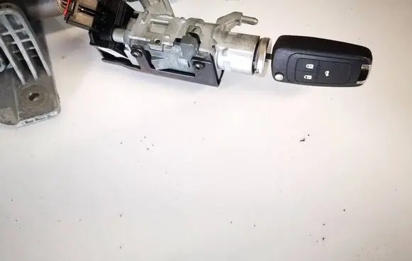 Opel Insignia A Ignition lock 20939745