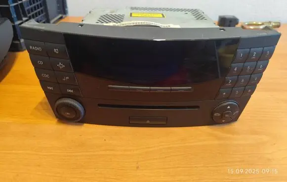 Radio/CD/DVD/GPS head unit