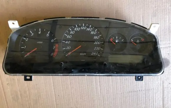 Nissan Primera Speedometer (instrument cluster)