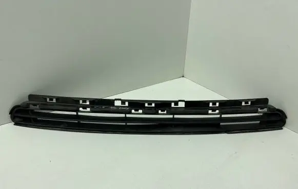 Front bumper upper radiator grill