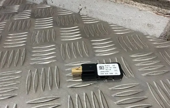 Audi A6 S6 C8 4K Aerial antenna amplifier 4N0035500