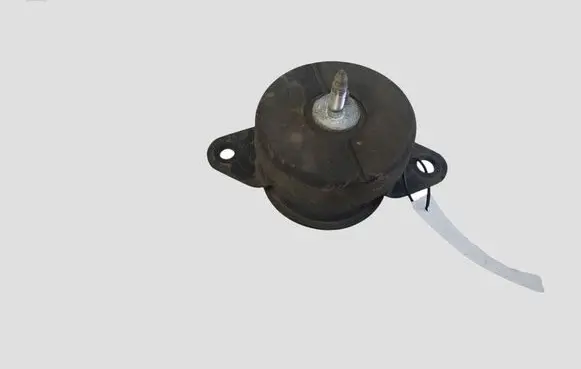 Nissan Leaf II (ZE1) Engine mount bracket