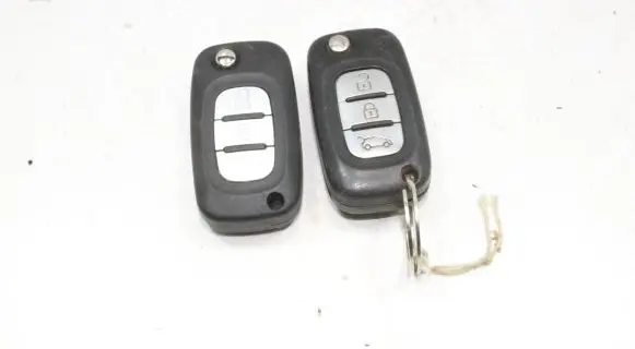 Renault Clio III Ignition key/card 
