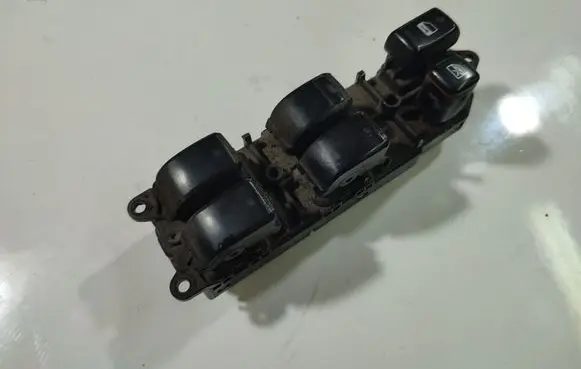 Toyota Avensis Verso Electric window control switch 8404044030
