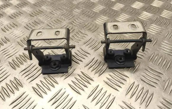 Ford Mondeo MK IV Tailgate/trunk/boot hinge 
