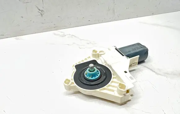 Skoda Superb B6 (3T) Front door window regulator motor 8K0959801A 1101965576200 11420250408