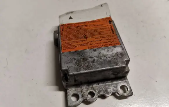 Nissan X-Trail T30 Airbag control unit/module 988208H405