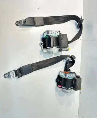 Audi A4 S4 B8 8K Front seatbelt 307161510