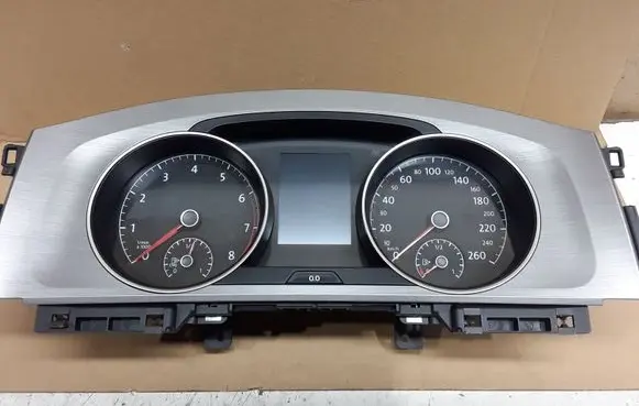 Volkswagen Golf VII Speedometer (instrument cluster) 5G1920742