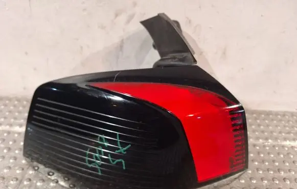 Peugeot 5008 II Rear/tail lights S25081045 9811028080