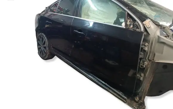 Volvo S60 Side car body part 
