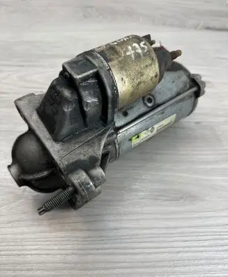 Renault Laguna II Starter motor 820075362 D7R49 0198GEB
