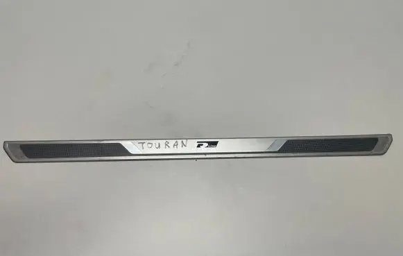 Volkswagen Touran III Front sill trim cover