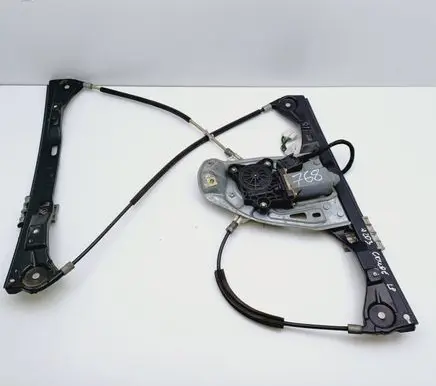 Mercedes-Benz C W203 Front door window regulator with motor A2037200546 A2208204642